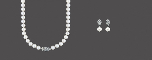 Buy her Pearls Buy her Pearls