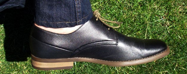 How To Wear It – The Calvin Klein Textured Laceup