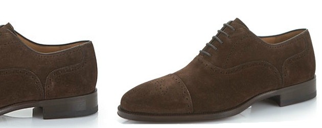 Cap toe, medallion, suede, and $100 off.<div class="addthis_toolbox addthis_default_style addthis_32x32_style" addthis:url='http://dappered.com/2011/10/the-extra-45-off-chocolate-suede-oxford/' addthis:title='The 30% off plus 15% off Chocolate Suede Oxford ' ><a class="addthis_button_facebook"></a><a class="addthis_button_twitter"></a><a class="addthis_button_email"></a><a class="addthis_button_pinterest_share"></a><a class="addthis_button_compact"></a><a class="addthis_counter addthis_bubble_style"></a></div>
