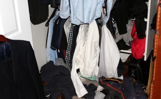 How to Organize your Closet – Step 1: Clear Clutter