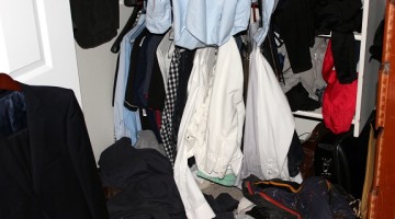 How to Organize your Closet – Step 1: Clear Clutter