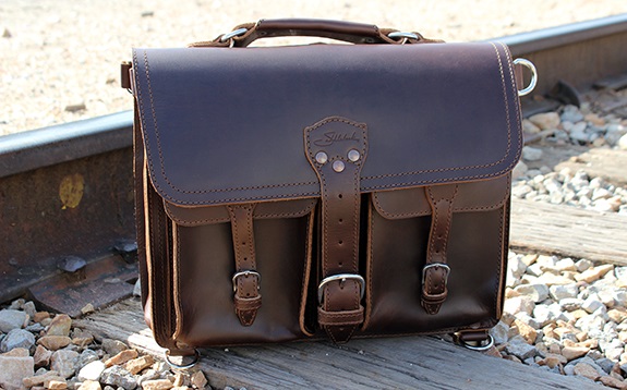 A review of the Saddleback Thin Front Pocket Briefcase on Dappered.com