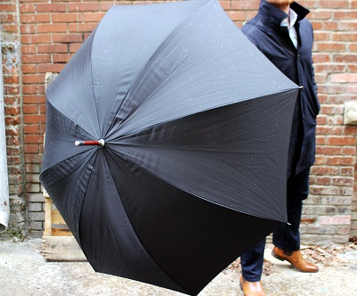 A decent umbrella with good coverage | 10 Men's Spring Style Essentials for 2016 on Dappered.com