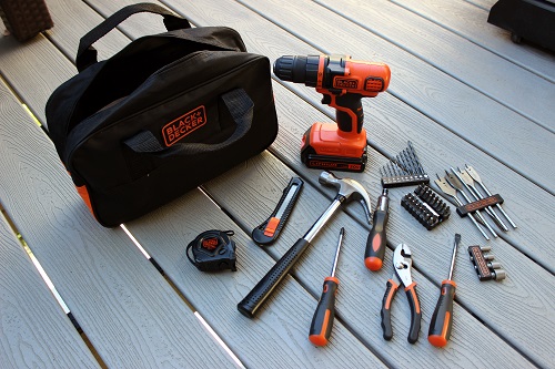 BLACK+DECKER Lithium-Ion Drill and Project Kit