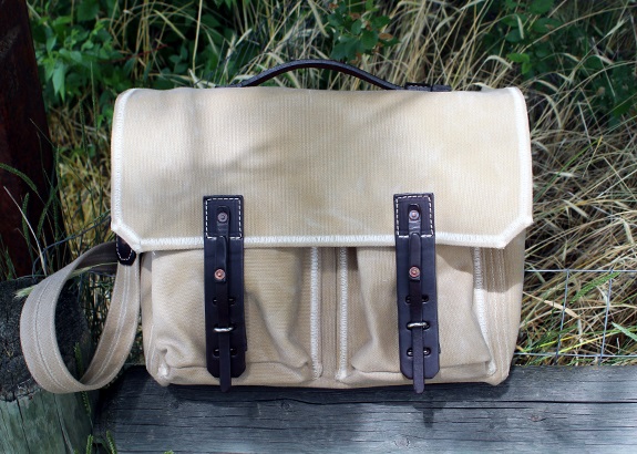 In Review: The Saddleback Sand Canvas Waxed Front Pocket Gear Bag | Dappered.com