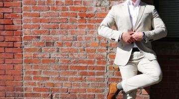 A Brief Schedule of what will happen to you when you wear a Light Colored Summer Suit