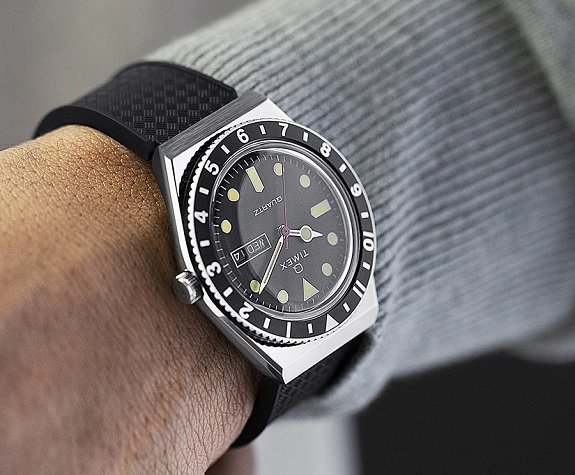 Timex Q Diver 38mm on Synthetic Rubber Strap