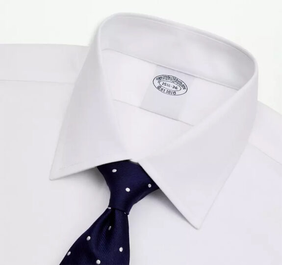 Dress shirt with tie.